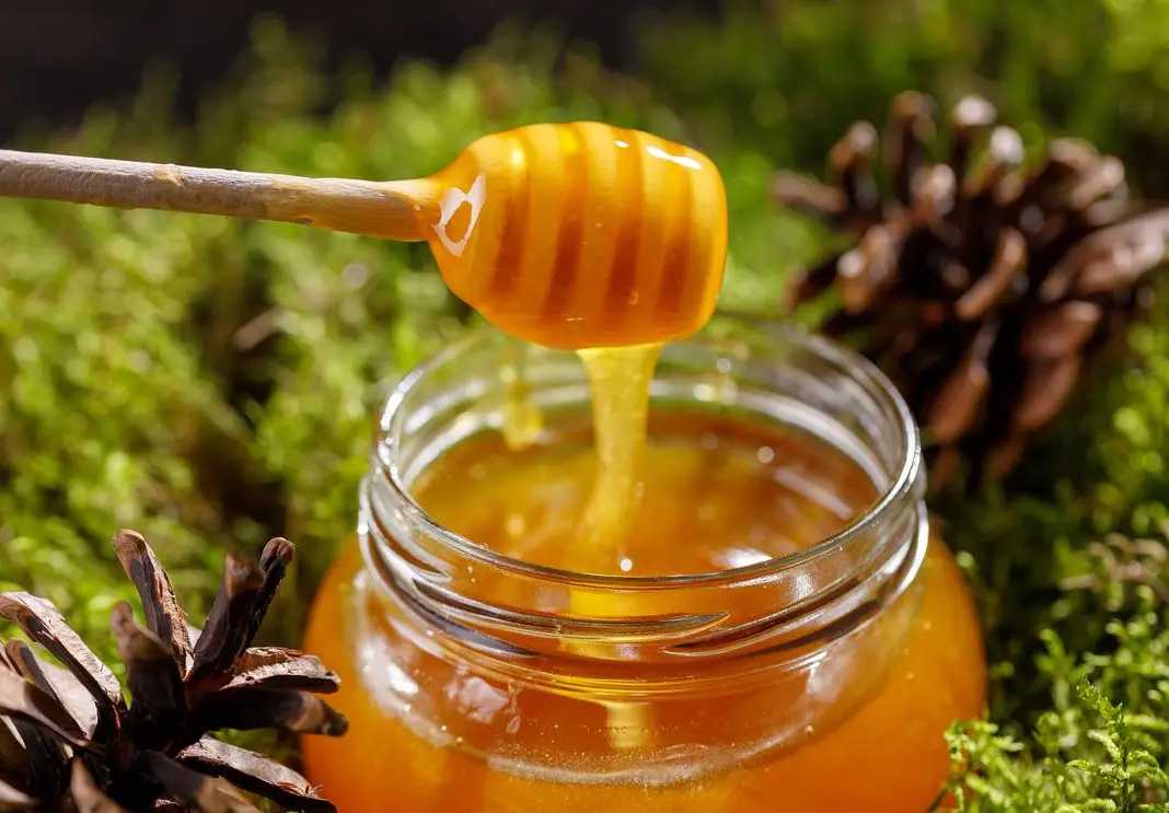 甜蜜革新，智造每一勺的優(yōu)雅：呂工機(jī)械編帶式勺裝包裝機(jī)，讓傳統(tǒng)美味煥發(fā)時(shí)尚活力