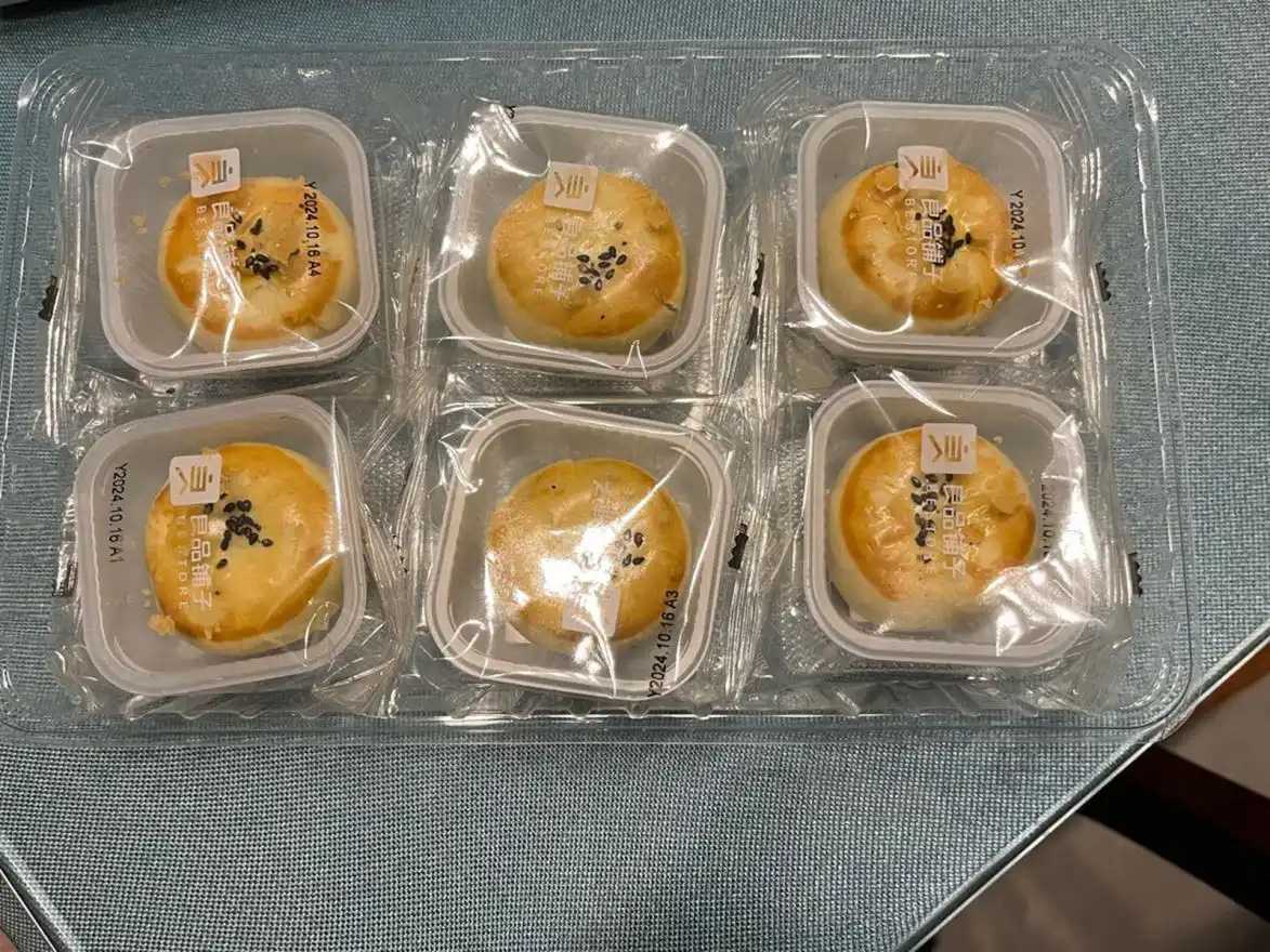 告別人工，擁抱高效：呂工機(jī)械自動(dòng)化解決方案，破解蛋黃酥、月餅量產(chǎn)難題