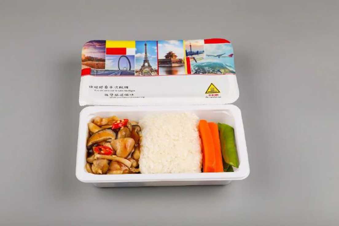 專業(yè)定制：呂工機(jī)械航空餐盒封口機(jī)，賦能中央廚房自動化升級