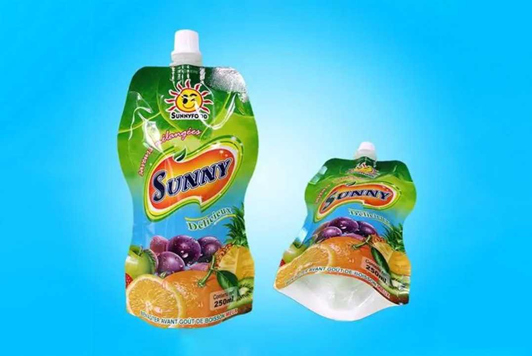 呂工機(jī)械｜全自動(dòng)吸嘴袋果汁灌裝生產(chǎn)線，源頭定制賦能飲品企業(yè)規(guī)模化升級(jí)