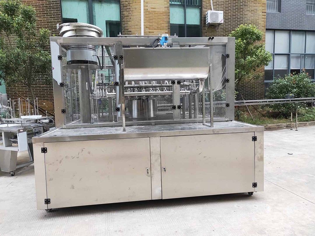 1775894798852542.jpg LG-900 斜嘴袋灌裝旋蓋機(jī)_.jpg